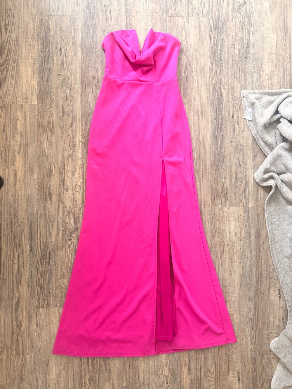 Lulus Hot Pink Strapless Slit Maxi Gown
Lulus